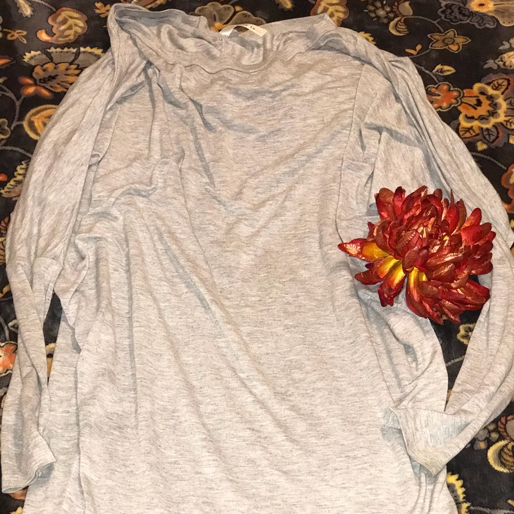 LOVE IN LOUNGE TEE (No Size Tag - Fits Like a M)